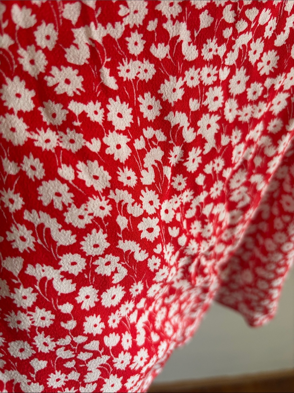 Boden • Red Floral Sweetheart -Neck Long-Sleeve Blouse - Picture 4 of 5